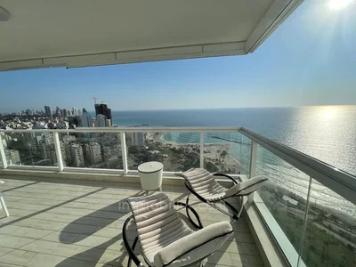 Residential quarter Tour david vue mer imprenable spa a la maison