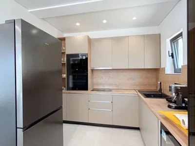 Cabaña Kuća 330 m² na Izdavanje – Centar, Tivat