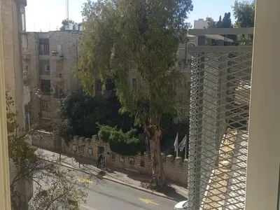 Residential quarter A vendre beau 3 pieces entierement renove 71m2 centre ville jerusalem 4eme etage terrasse 7m2