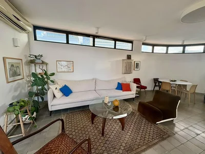 Жилой квартал A louer dans le quartier rothschild montefiore mini penthouse