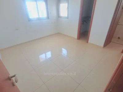 Quartier résidentiel A ne pas manquer !, agréable, avec terrasse, bel appartement, bien agencé, bon emplacement, bonnes orientations, clair, dans un bel immeuble, etage haut avec vue, haut standing, magnifique, proche de la mer, projet de qualité, spacieux, vue sur la mer