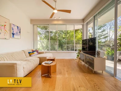 Жилой квартал Superbe 4 pieces renove a bavli devant le parc