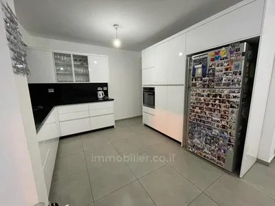 Wohnviertel Dans un bel immeuble bon emplacement bonne occasion dans rue calme agreable neuf bel appartement
