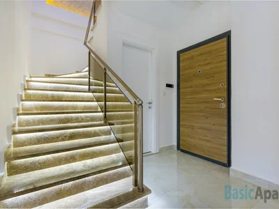 Dzielnica mieszkaniowa Furnished 3 bedroom penthouse with seperate kitchen