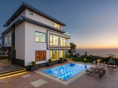 Villa Beautifully designed modern villa in Kargicak Alanya with stunning sea view