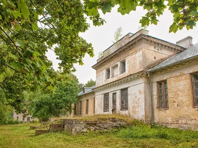 The palace of Sapieha and Potocki is for sale outside Brest: «The place is gorgeous, the border is nearby»