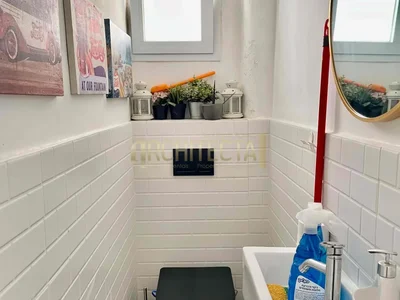 Dzielnica mieszkaniowa Appartement renove de quatre pieces