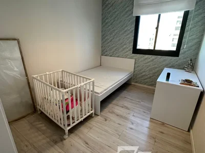 Residential quarter Dans un bel immeuble vue sur la mer entierement meuble