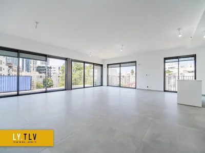 Quartier résidentiel Superbe mini-penthouse à deux pas de kikar hamedina