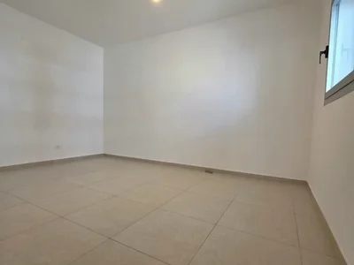 Quartier résidentiel Bat yam tres bel appartement neuf 2eme ligne de mer