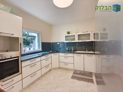 Residential quarter Nouveau en vente en exclusivite appartement 4 pieces rue hasadeh quartier remez rishon lezion