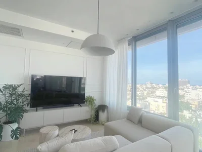 Жилой квартал Avec terrasse bel appartement bien agence dans un bel immeuble proche de la mer