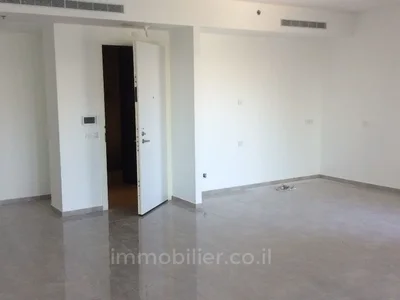 Wohnviertel 5 pieces a vendre dans un bel immeuble kiryat leumi rishon lezion