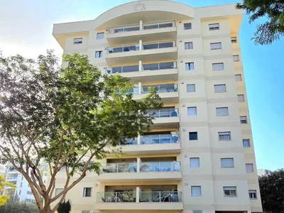 Wohnviertel Affaire exceptionnelle un grand appartement familial de 5 pieces renove a hadera dans le quartier du park