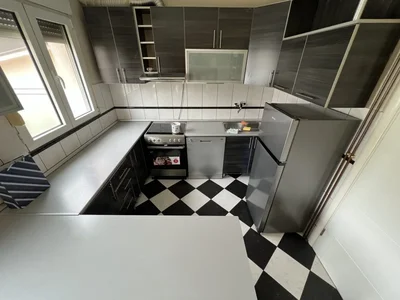 Cabaña Kuća 330 m² na Prodaju – Tološi, Podgorica