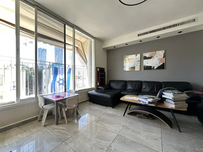 Residential quarter A ne pas manquer ideal appartement familial 4 pieces 2 salles de bains agreable calme lumineux renove et spacieux