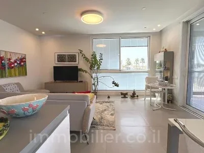 Wohnviertel Avec terrasse bel appartement bien agence bon emplacement grand haut standing investi luxueux magnifique proche de la mer spacieux vue sur la mer