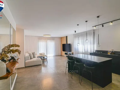 Wohnviertel Superbe appartement de 4 pieces comme neuf en bord de mer de hadera a givat olga