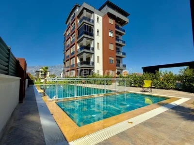 Wohnanlage Geräumige Wohnungen in einem Neubau in Döşemealtı, Antalya, in einer Anlage mit Pool