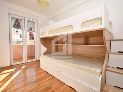 Barrio residencial Two bedroom apartment in Igalo