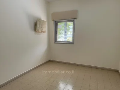 Quartier résidentiel Grand 4 pieces a renover dans le centre de tel aviv au calme. superbe opportunitee!