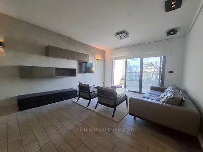 Quartier résidentiel Raanana est. immeuble recent.