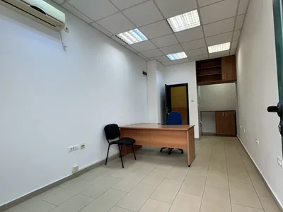 Handel Poslovni prostor 18 m² na Izdavanje – Vezirov Most, Podgorica