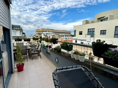 Жилой квартал A ne pas manquer agreable avec terrasse bien agence calme clair renove spacieux
