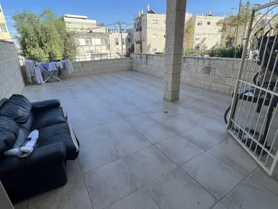 Жилой квартал Rare rdj 4 pieces avec 140m2 jardin