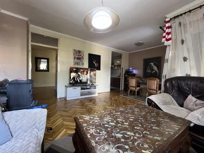 Wohnviertel Stan 73 m² na Izdavanje – Centar, Cetinje