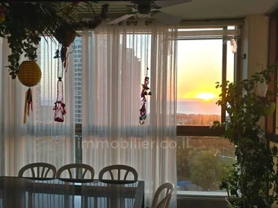 Residential quarter Appartement 4 5 pieces avec vue mer dans le complexe gan hair bat yam