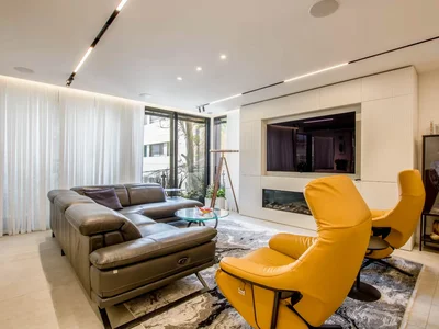Residential quarter Rue calme proche de la mer gordon
