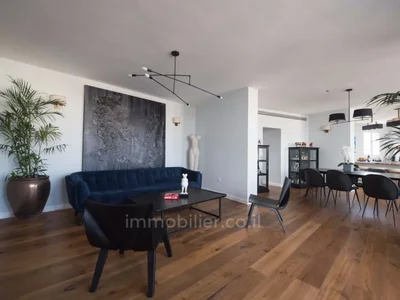 Quartier résidentiel Penthouse d'exception dans immeuble historique