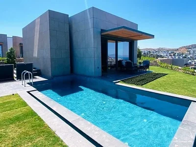 Villa Exclusive five-bedroom villas with direct sea views.