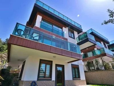 Willa Umeblowana willa 4+1 z widokiem na Alanyę i morze.