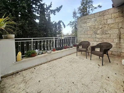 Wohnviertel A vendre appartement lumineux avec terrasse souccah a arnona jerusalem immobilier 026786595