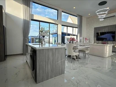 Wohnanlage New complex of villas with swimming pools in a sought-after area, close to an international school, Pattaya, Phuket