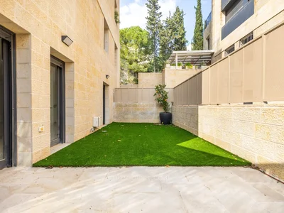 Wohnviertel Duplex avec jardin dans immeuble boutique haut de gamme