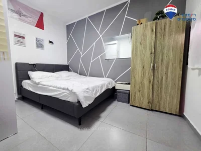 Residential quarter Vous recherchez un grand duplex refait a neuf au centre ville de hadera et au calme