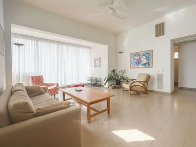 Wohnviertel Magnifique appartement 3 pieces avec potentiel balcon et 4 pieces situe entre gordon et la mer 5 mn
