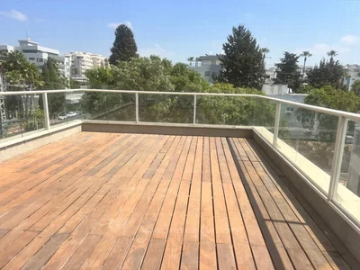 Жилой квартал Bel appartement bon emplacement hauts plafonds spacieux