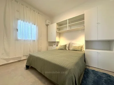 Wohnviertel A vendre 3 pieces rue dizengoff entre gordon et frishman tel aviv