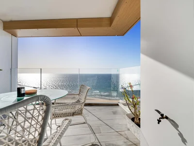 Residential quarter Superbe appartement en premiere ligne de mer a bat yam dream tower