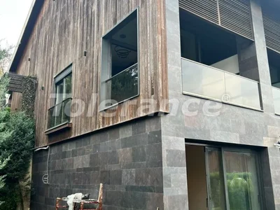 Wieś domków Luxury Villas in Beykoz, İstanbul in a complex with infrastructure and forest view