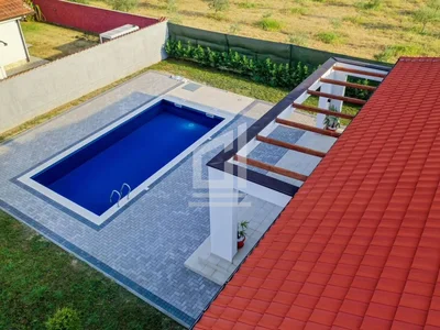 Cabaña Kuća 200 m² na Prodaju – Podgorica
