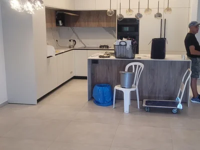 Barrio residencial Nouveau appartement tout neuf a vendre appartement de luxe avec fourniture et accessoir tous compris pas besoin de renover appartement pret a vous aceuillir avec vos valises appartement de 130 m2 haut de gamme 5 pieces situer en plein coeur