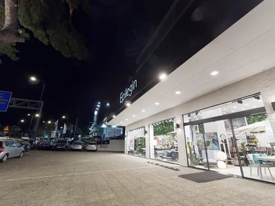 Handel Independent Commercial Property 1,110 sq.m.