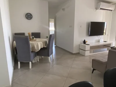 Quartier résidentiel Idéal investissement / pied-à-terre – 5 pièces à vendre, proche de toutes commodités, youd guimel, ashdod