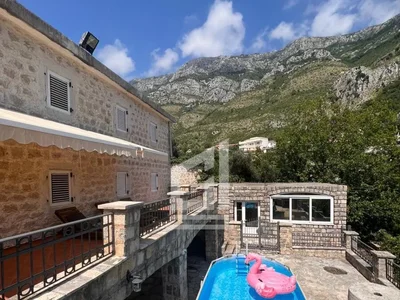 Hütte Villa in Rijeka Reževići