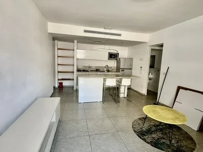 Residential quarter Emplacement ideal 2 pieces entierement meuble a louer florentine tel aviv
